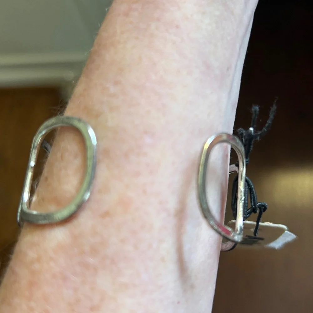 Anju Silver Tone Bracelet Open Circle Cuff Design Size Small Medium Adjustable